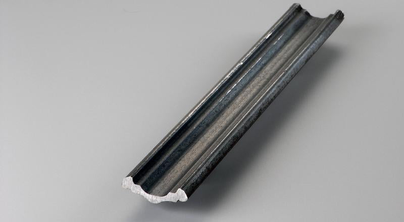 Baja Paduan Panas Relcap/Handrail